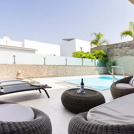 Luxury Bkm In Playa Del Duque アデヘ