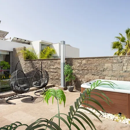 Luxury Bkm In Playa Del Duque * アデヘ