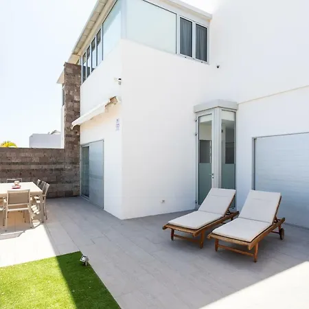 Luxury Bkm In Playa Del Duque アデヘ