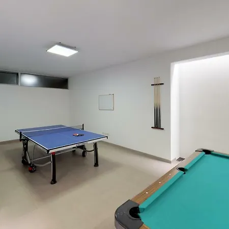 Luxury Bkm In Playa Del Duque ヴィラ アデヘ