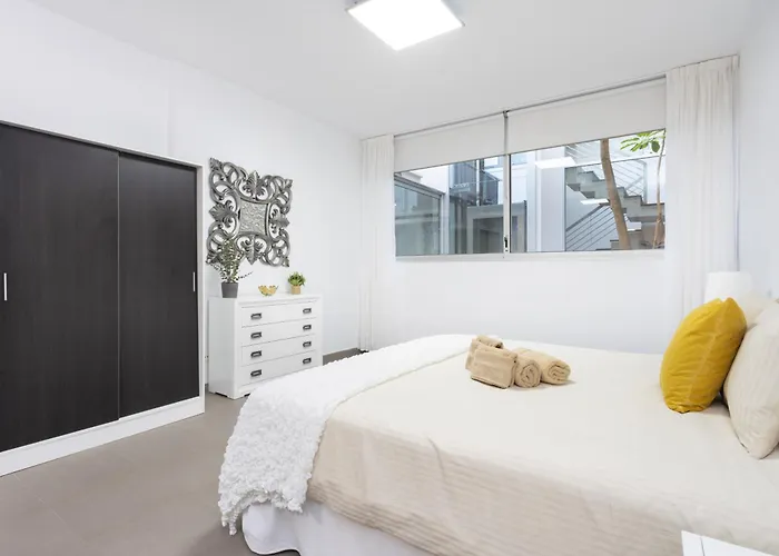 Luxury Bkm In Playa Del Duque *