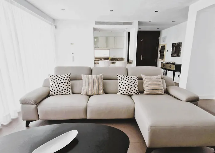 Villa Luxury Bkm In Playa Del Duque